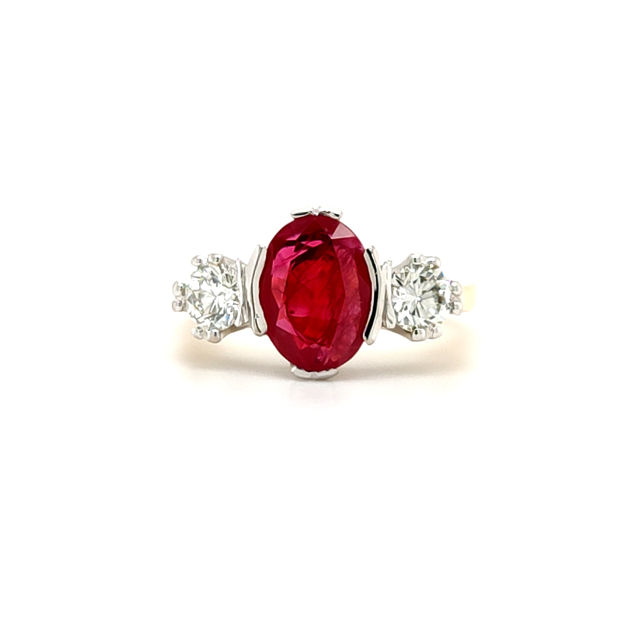 18ct Gold Mounted Ruby and Diamond 3 Stone Ring – Pre-owned