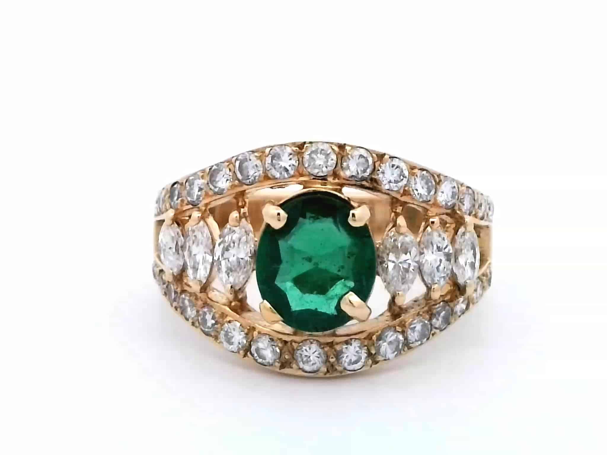 Emerald and Diamond Dress Ring in 18ct Gold – Pre-owned